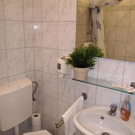 Mediterran Vendeghaz קצ'קמט