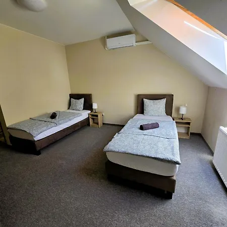 Mediterran Vendeghaz בית הארחה