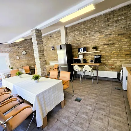 Mediterran Vendeghaz בית הארחה