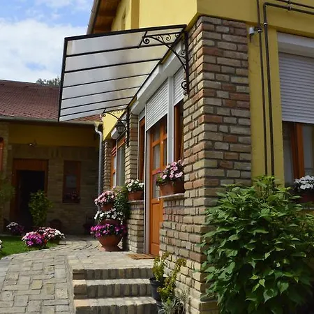 Mediterran Vendeghaz Guest house *