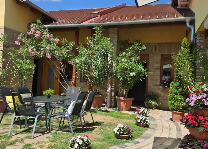 Mediterran Vendeghaz Konukevi 3*
